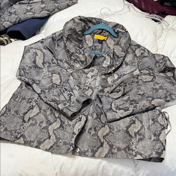 St. John Jackets & Blazers - St. John Yellow Tag XL Gray Snake Print Lightweight Jacket